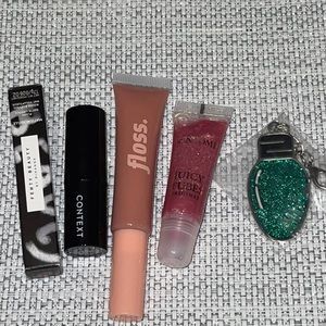 Bundle of lipsticks